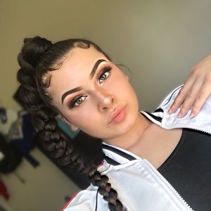 Meet your Posher, Leilani